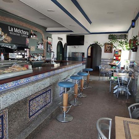 פוסאדס Hostal Restaurante Bar Cafeteria La Melchora מראה חיצוני תמונה