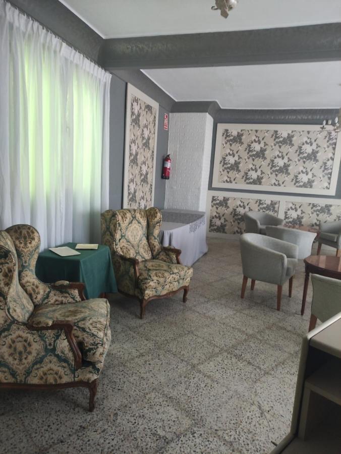 פוסאדס Hostal Restaurante Bar Cafeteria La Melchora מראה חיצוני תמונה