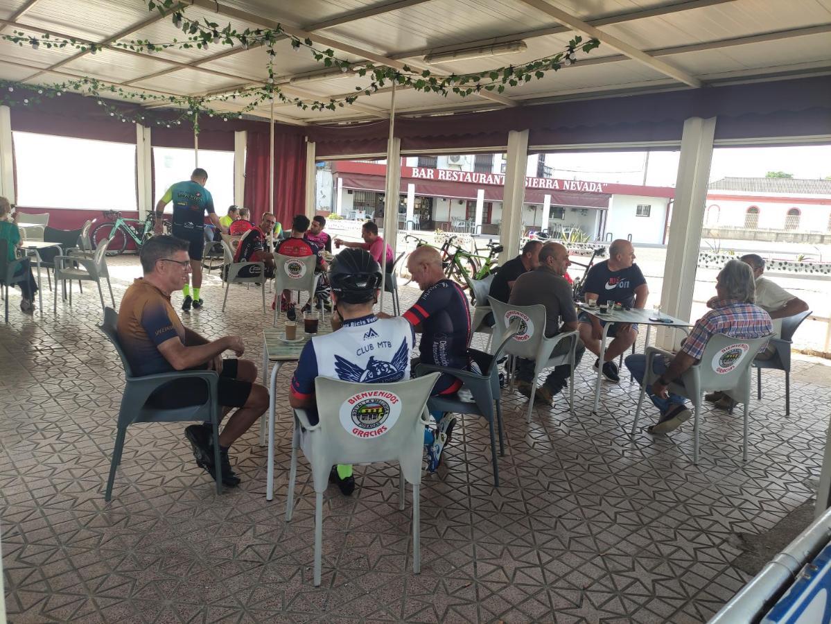 פוסאדס Hostal Restaurante Bar Cafeteria La Melchora מראה חיצוני תמונה