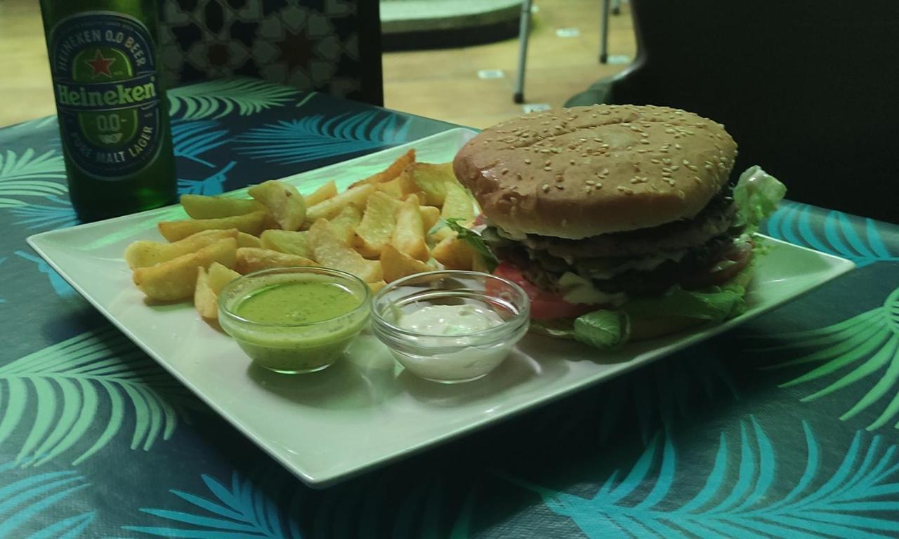 פוסאדס Hostal Restaurante Bar Cafeteria La Melchora מראה חיצוני תמונה